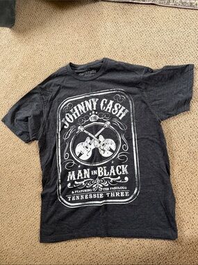 Merch Traffic Johnny Cash 'Man in Black' Graphic Tee